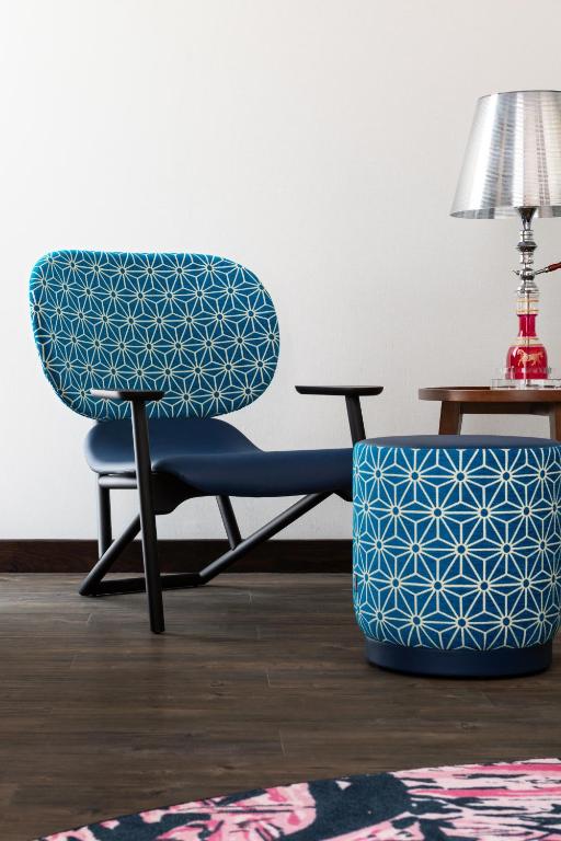 Standard King Toom with Creek View - Image 1