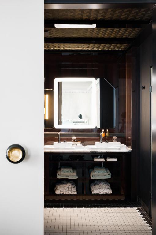 Junior Suite - Image 1