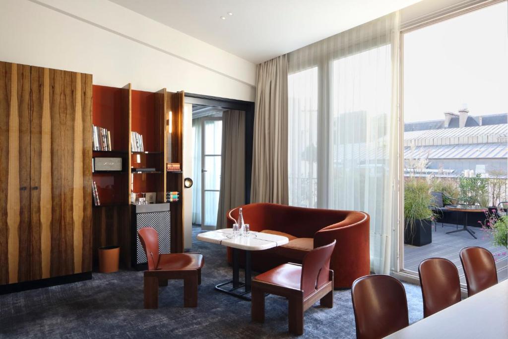 Suite with Terrace - Image 4