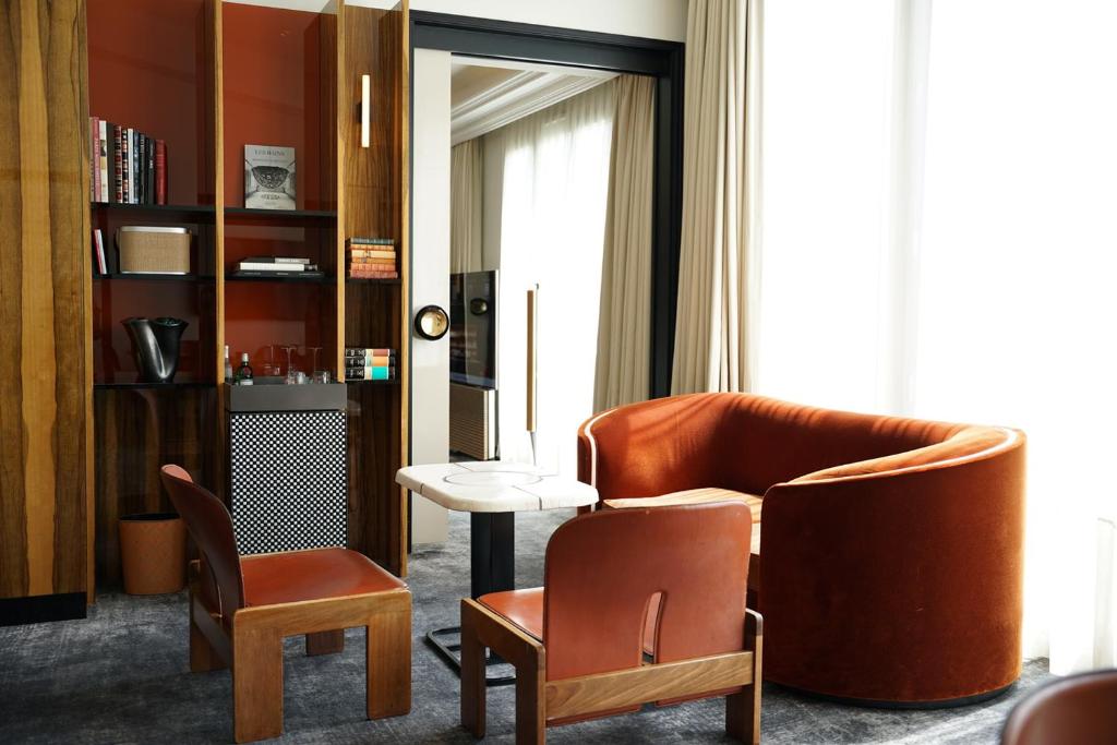Suite with Terrace - Image 9