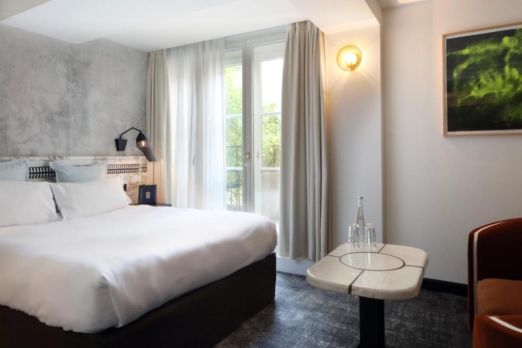 Superior Double Room - Image 5