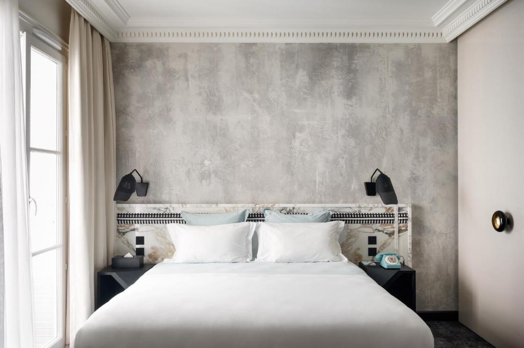 Superior Double Room - Image 7