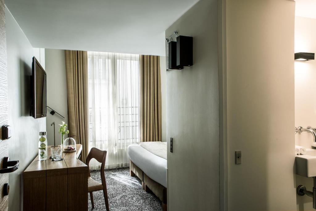 Deluxe Double Room - Image 3