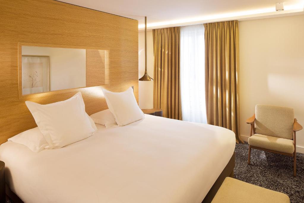 Deluxe Double Room - Image 7