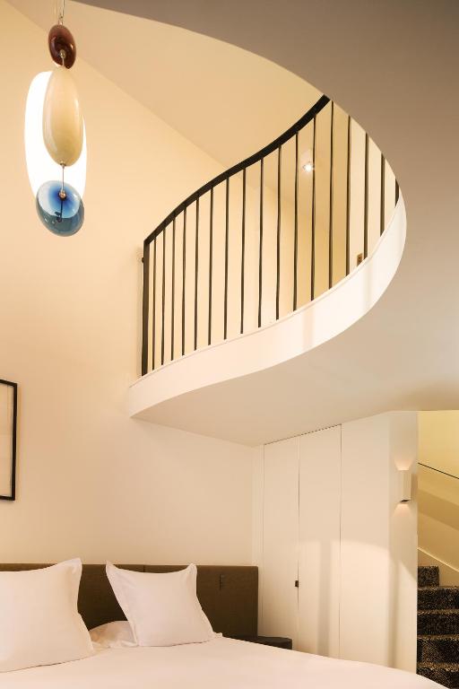 Family Room - Image 2