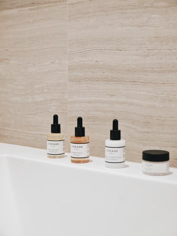 Two Connecting Double Rooms - Image 2