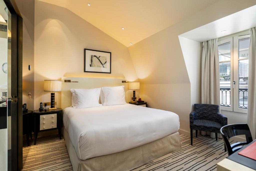 Deluxe Double Room with City View - Image 4