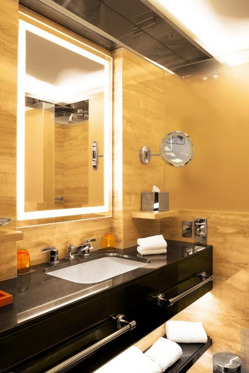 Deluxe Double Room - Image 1