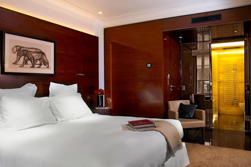 Deluxe Double Room - Image 4