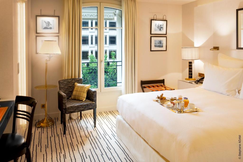 Junior Suite with City View - Image 1