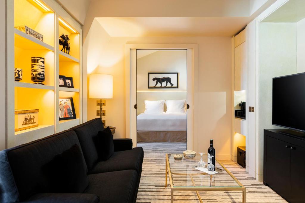 Montaigne Suite - Image 4