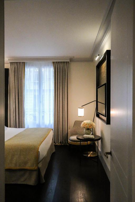 Deluxe Double Room - Image 3