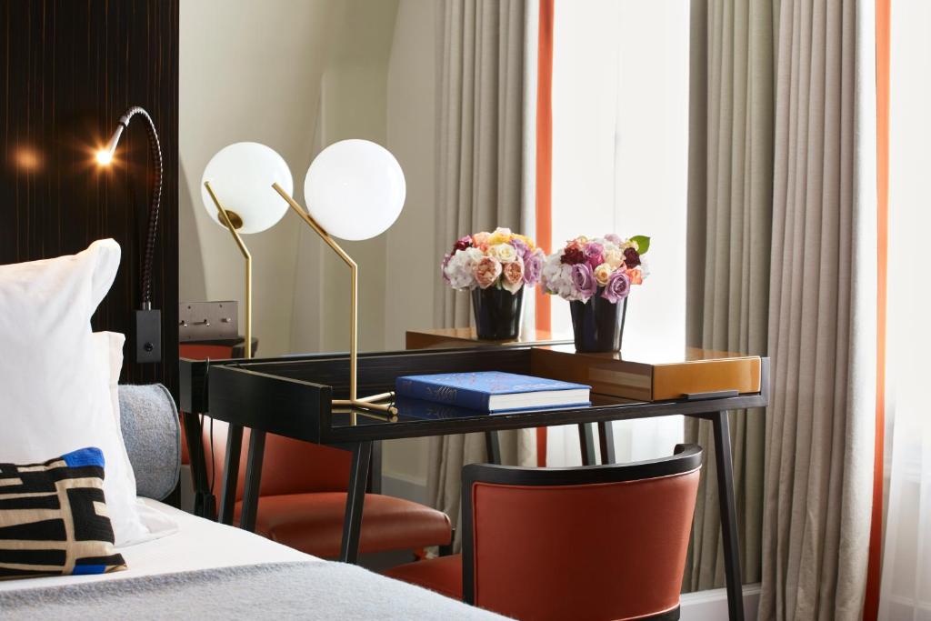 Junior Suite with Free Bottle of Champagne - Image 4