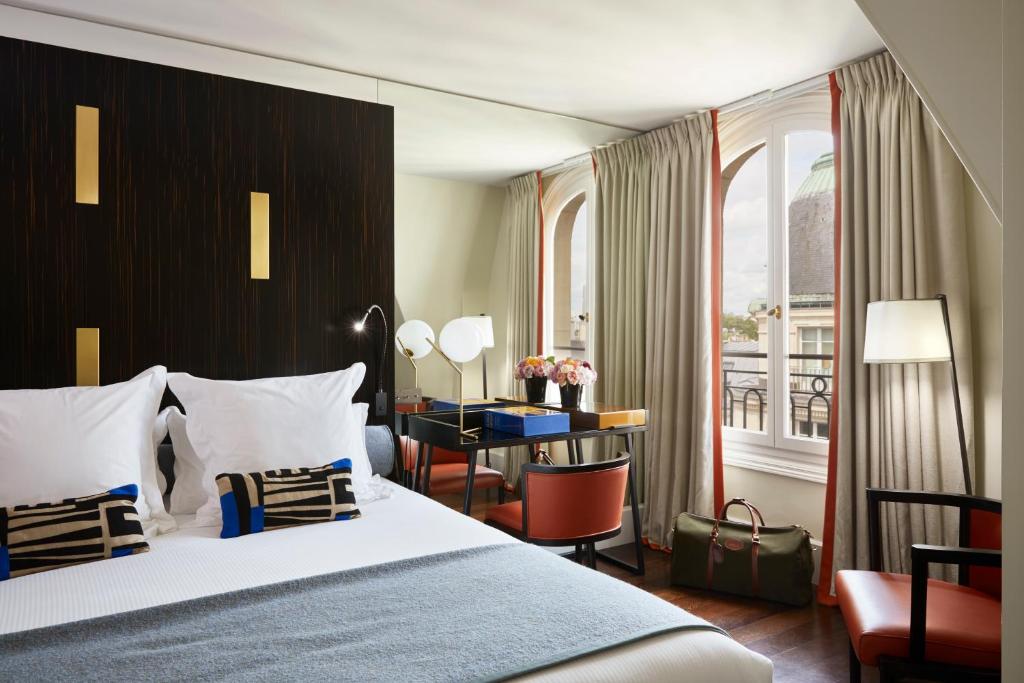 Junior Suite with Free Bottle of Champagne - Image 5