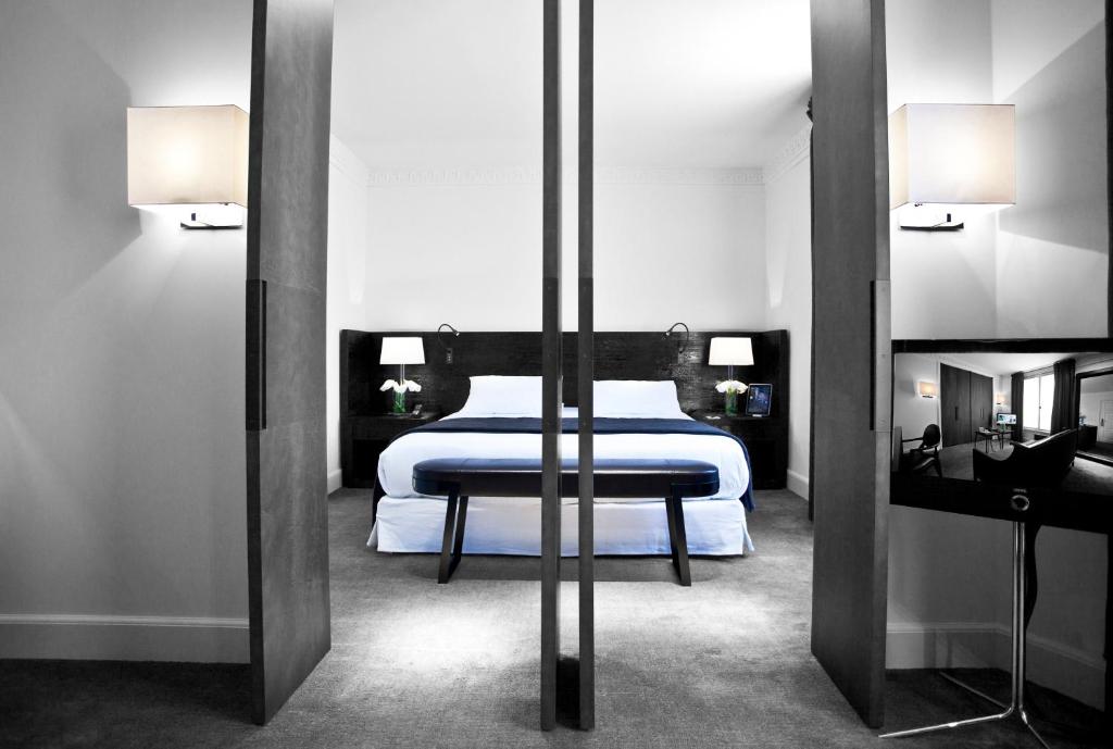Suite with Free Bottle of Champagne - Image 12