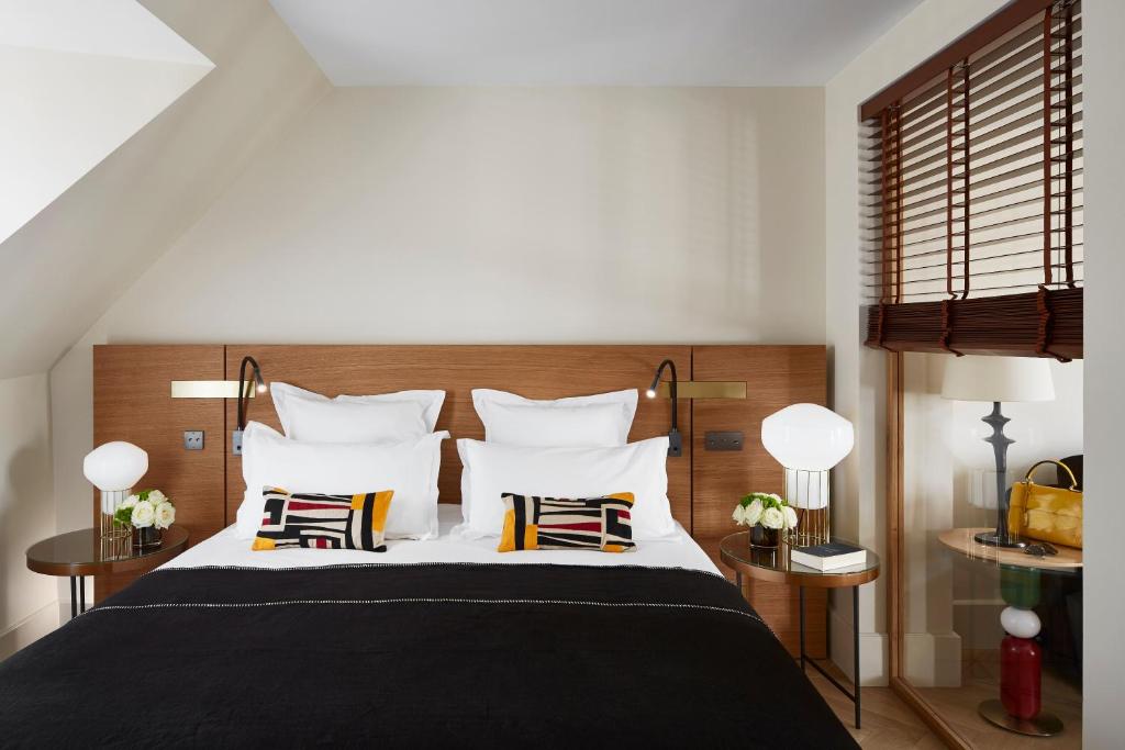 Suite with Free Bottle of Champagne - Image 15