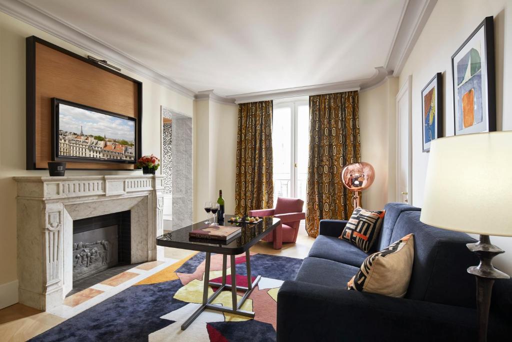 Suite with Free Bottle of Champagne - Image 3