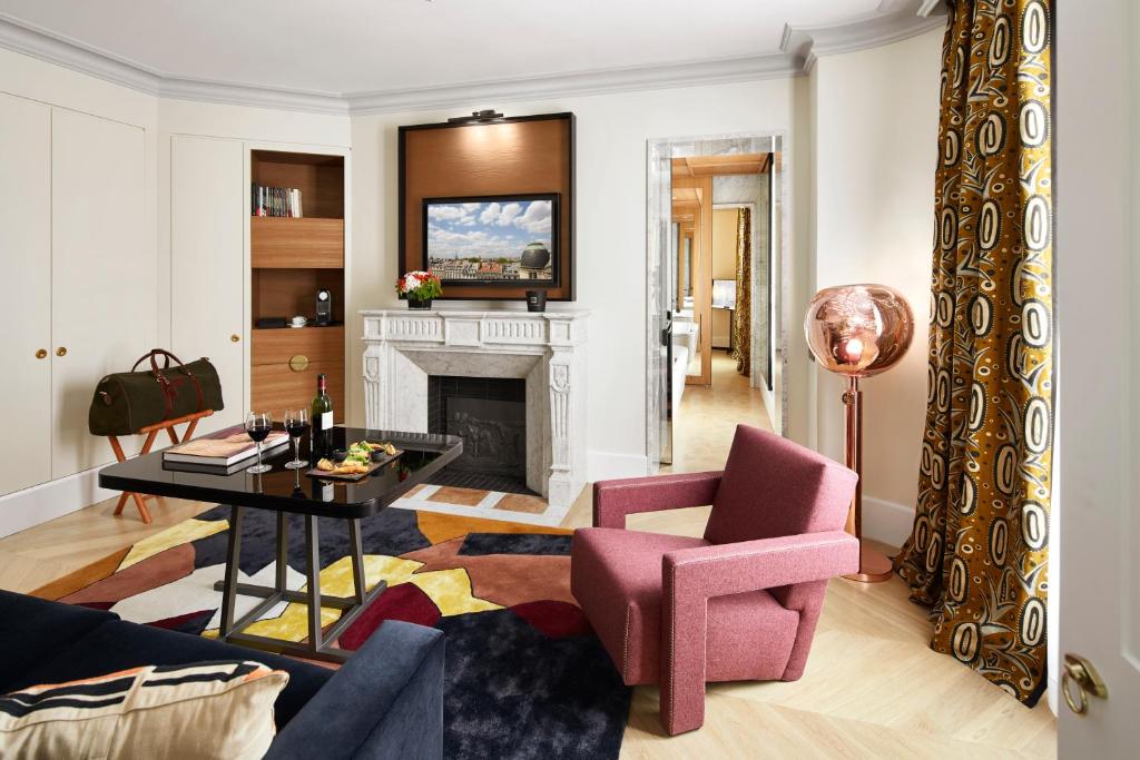 Suite with Free Bottle of Champagne - Image 4
