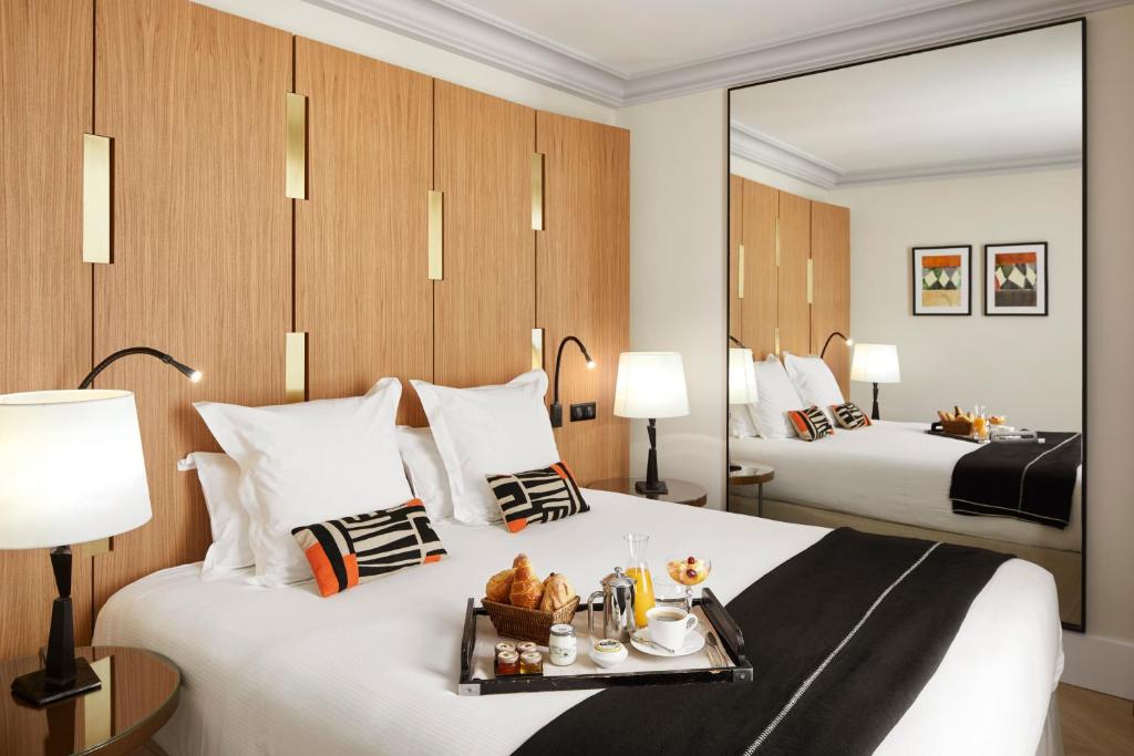 Suite with Free Bottle of Champagne - Image 5
