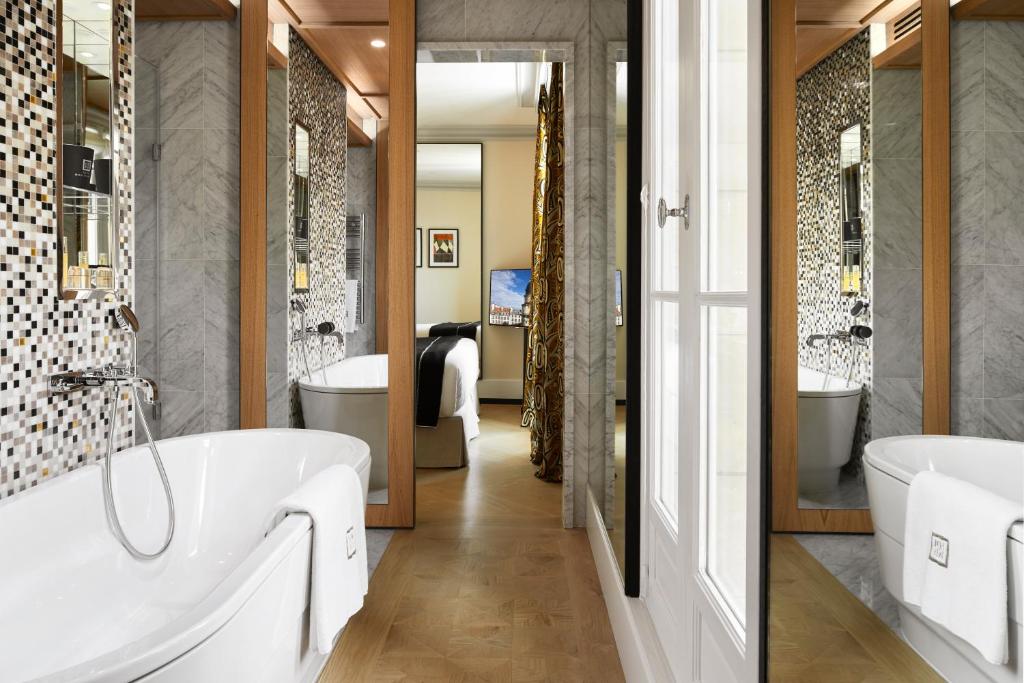 Suite with Free Bottle of Champagne - Image 6