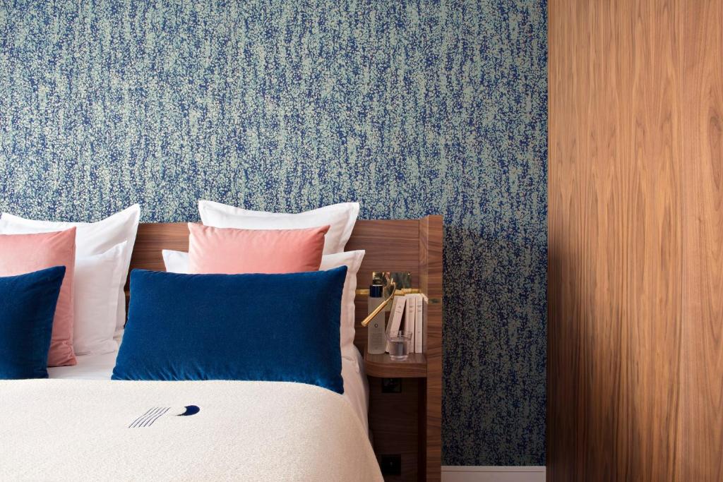 Deluxe Double Room - Image 4