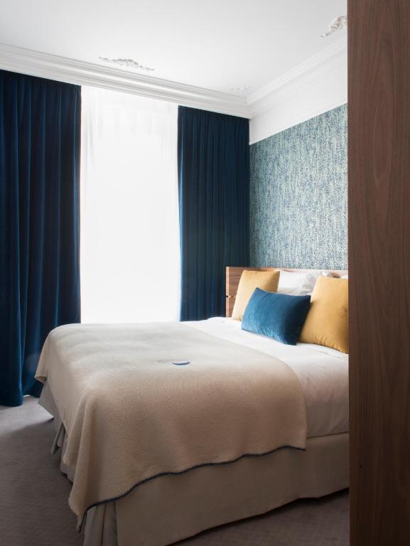 Superior Double Room - Image 5