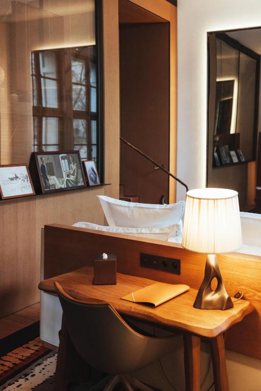 Deluxe King Junior Suite - Image 3