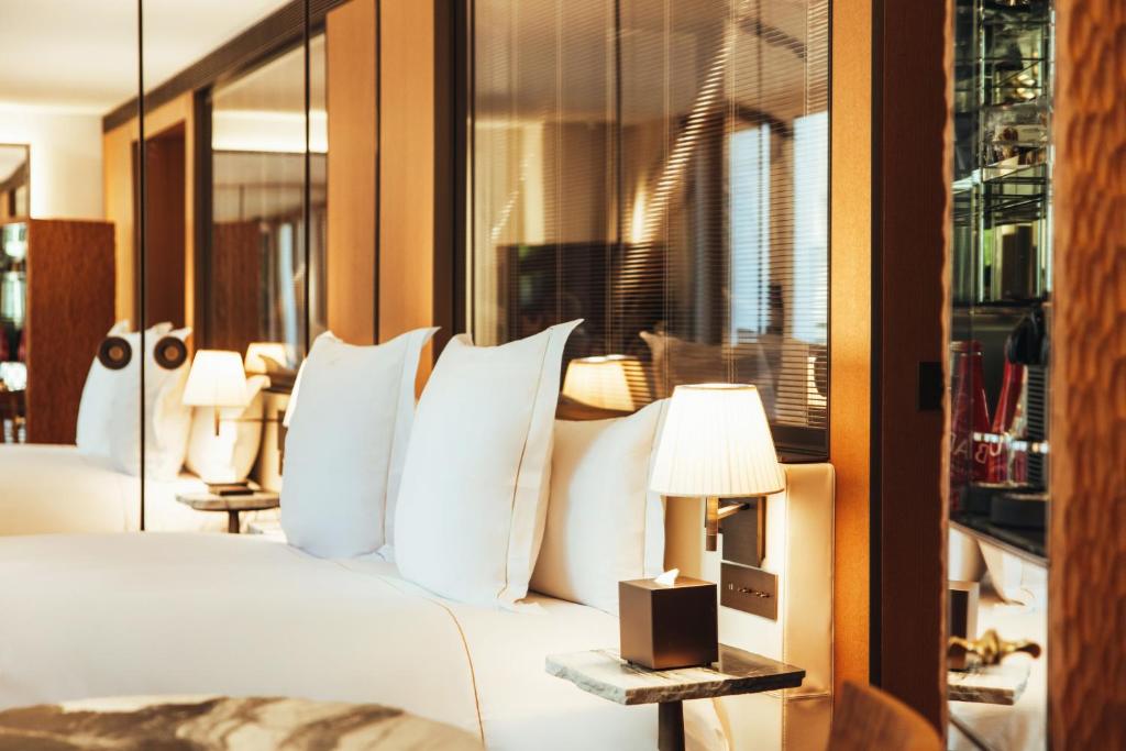 Deluxe King Room with Terrace - Image 3
