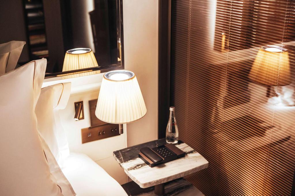 Deluxe Twin Room - Image 4