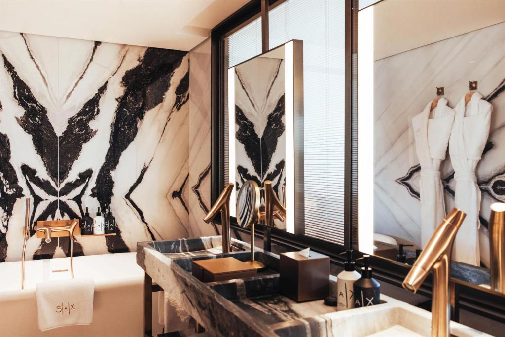 Junior Twin Suite - Image 7