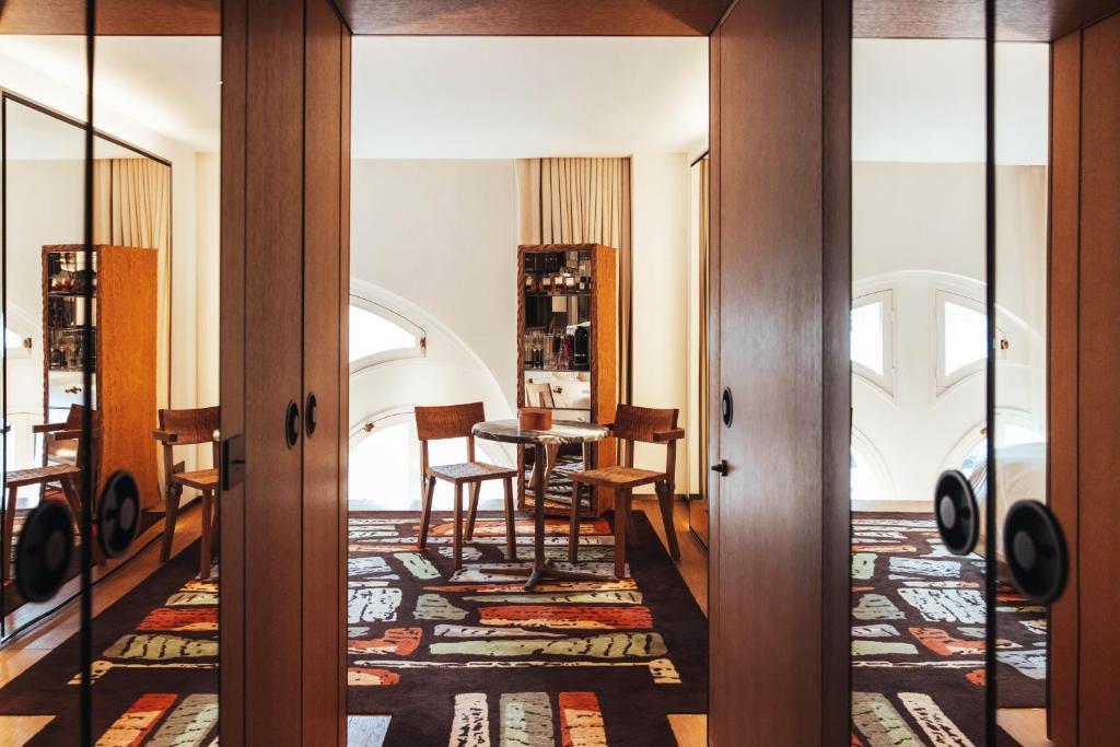 Prestige Twin Room - Image 4