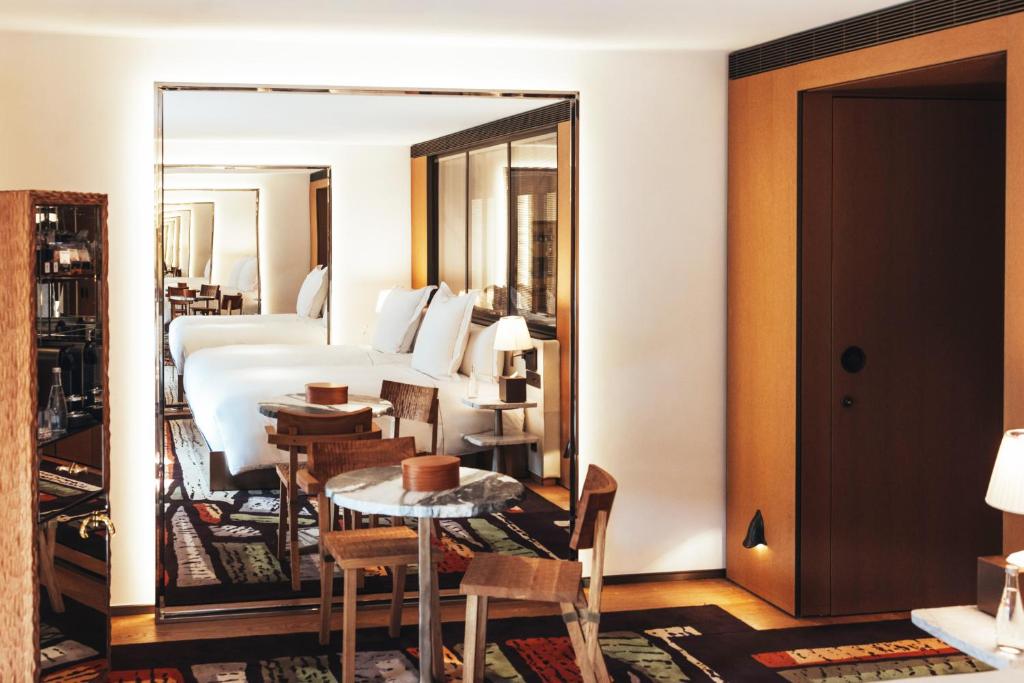 Prestige Twin Room - Image 7