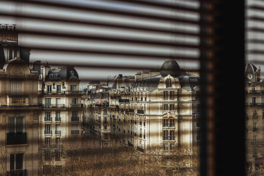 Sax King Room with City View - Image 1