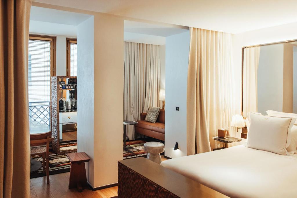 Winter Garden Suite - Image 4