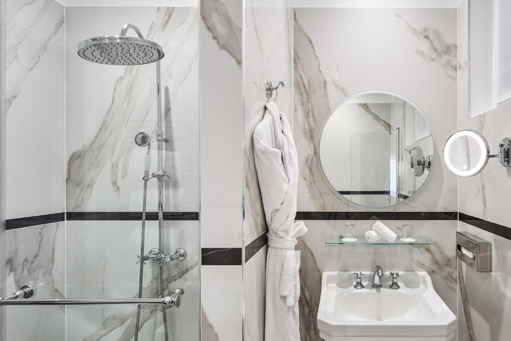 Executive Room - Image 2