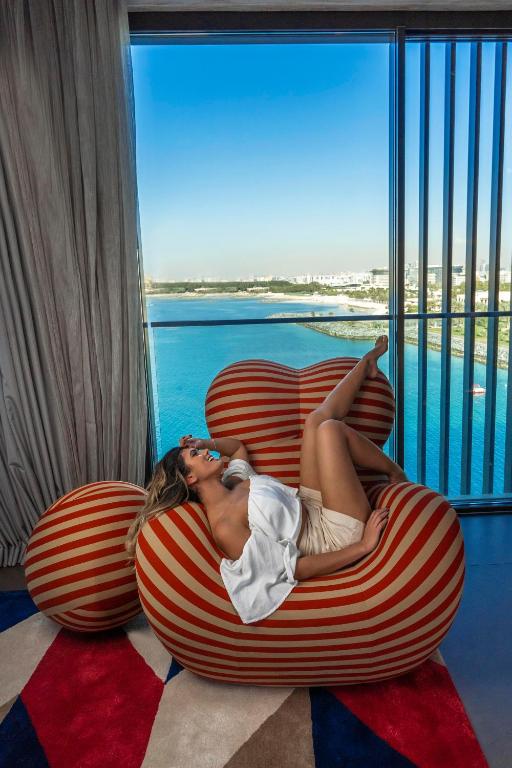 Deluxe King Room - Image 3