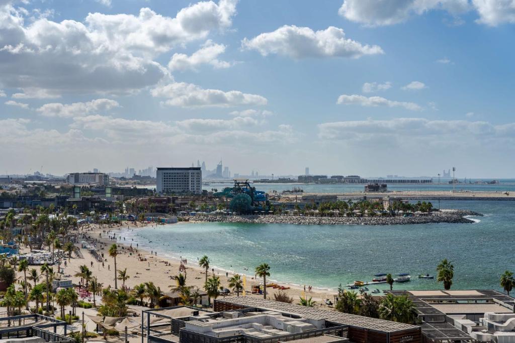 Executive Suite - Image 2