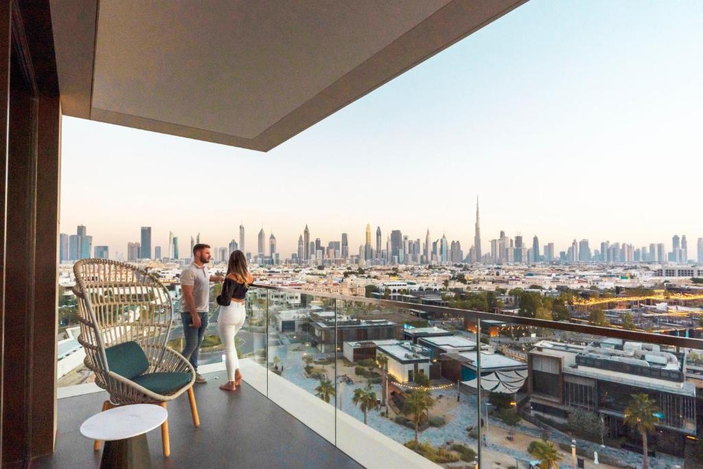 King Room with Balcony and Skyline View - Image 3