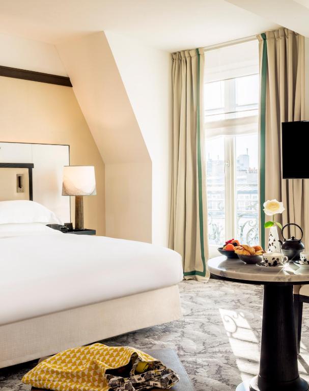 Junior King Suite - Image 6