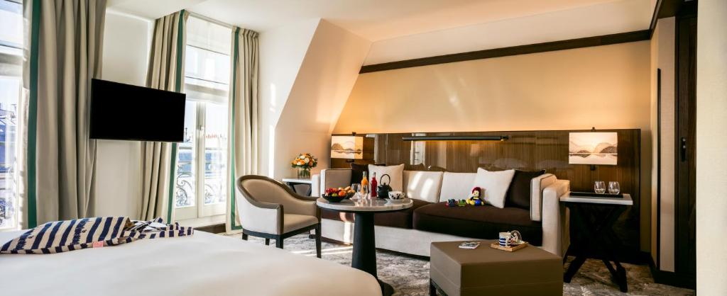 Junior Twin Suite - Image 1