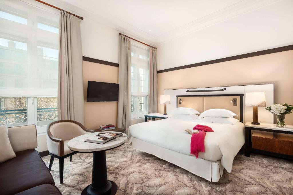Premium King Room - Image 1