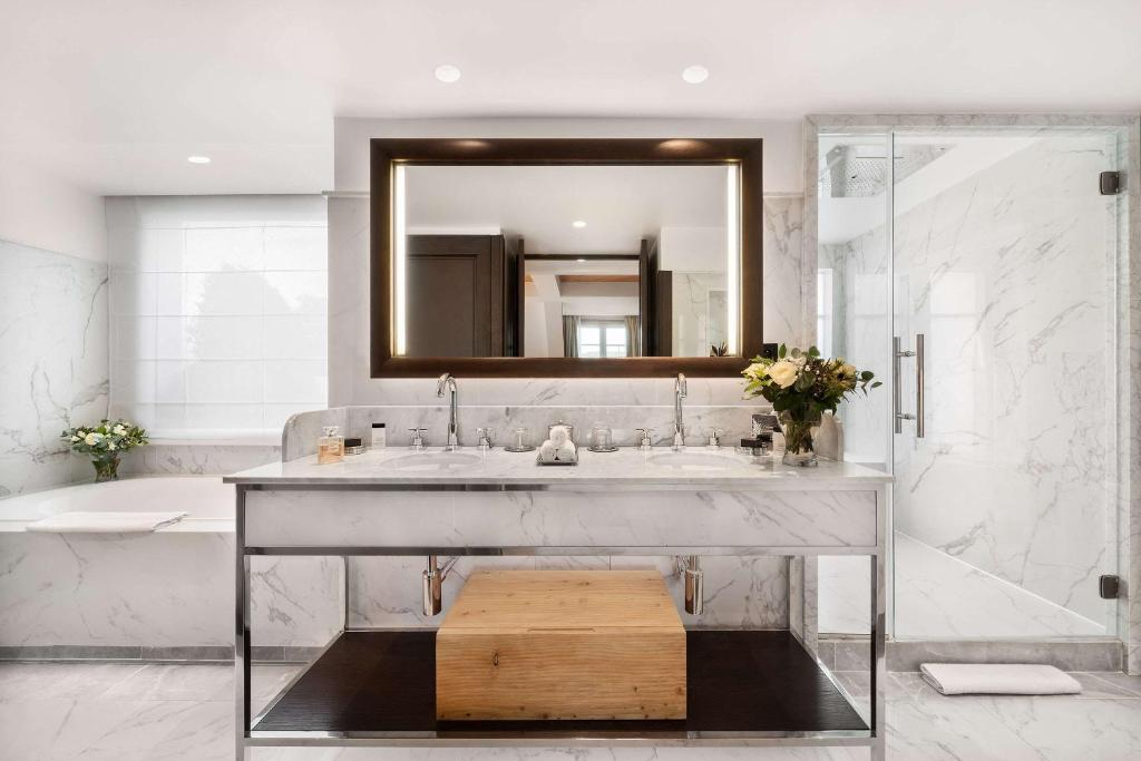 Presidential Suite - Image 8