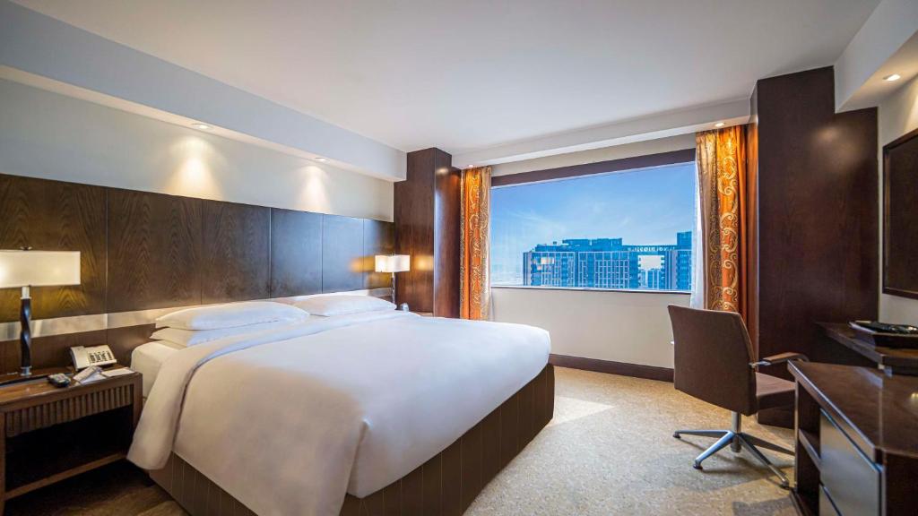 Executive Suite - Image 6