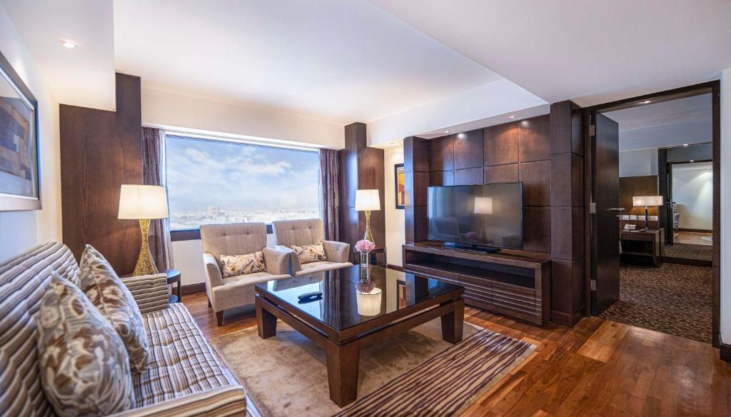 King Suite - Image 3