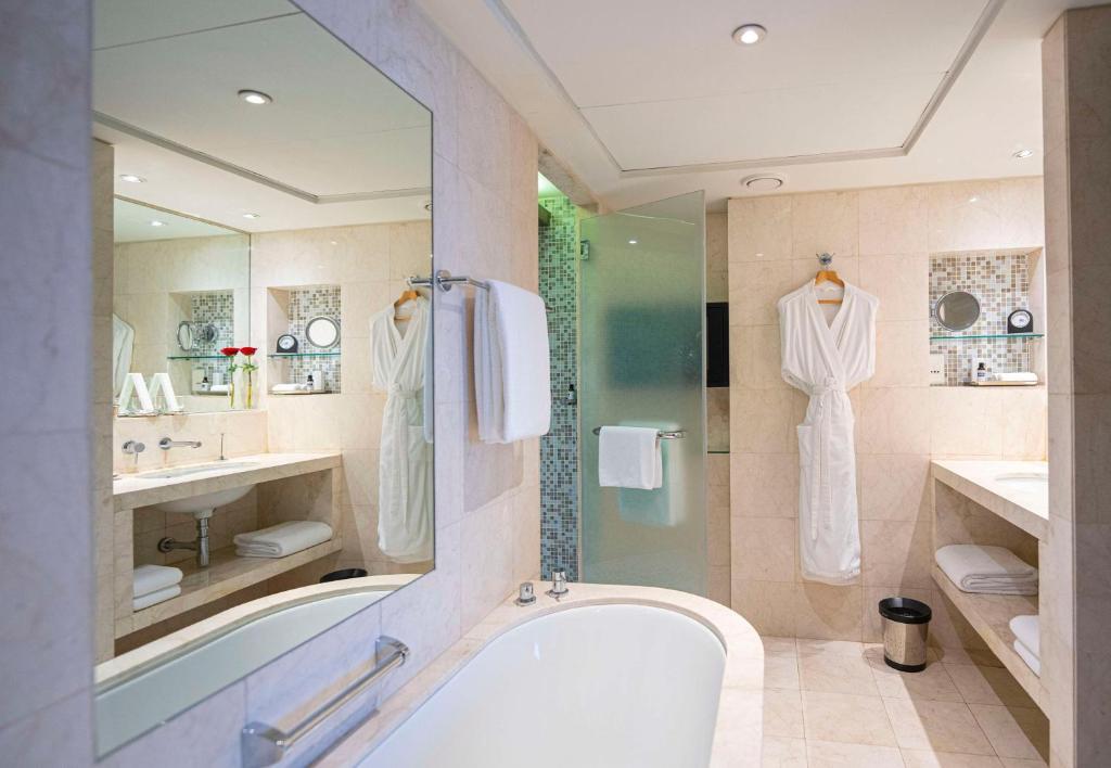 King Suite - Image 5