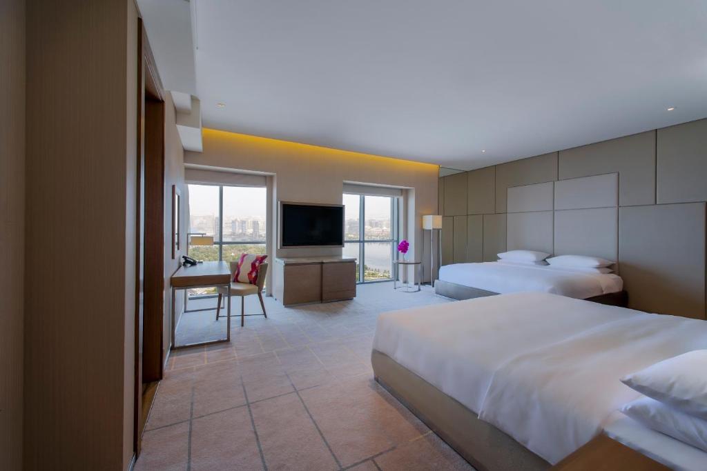 Deluxe King Room with Two King Beds - Image 2