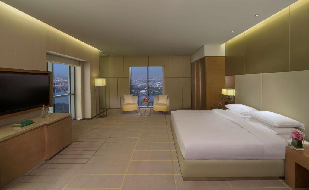 Junior Suite - Image 1