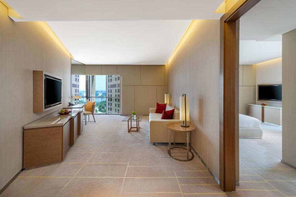 King Suite - Image 5
