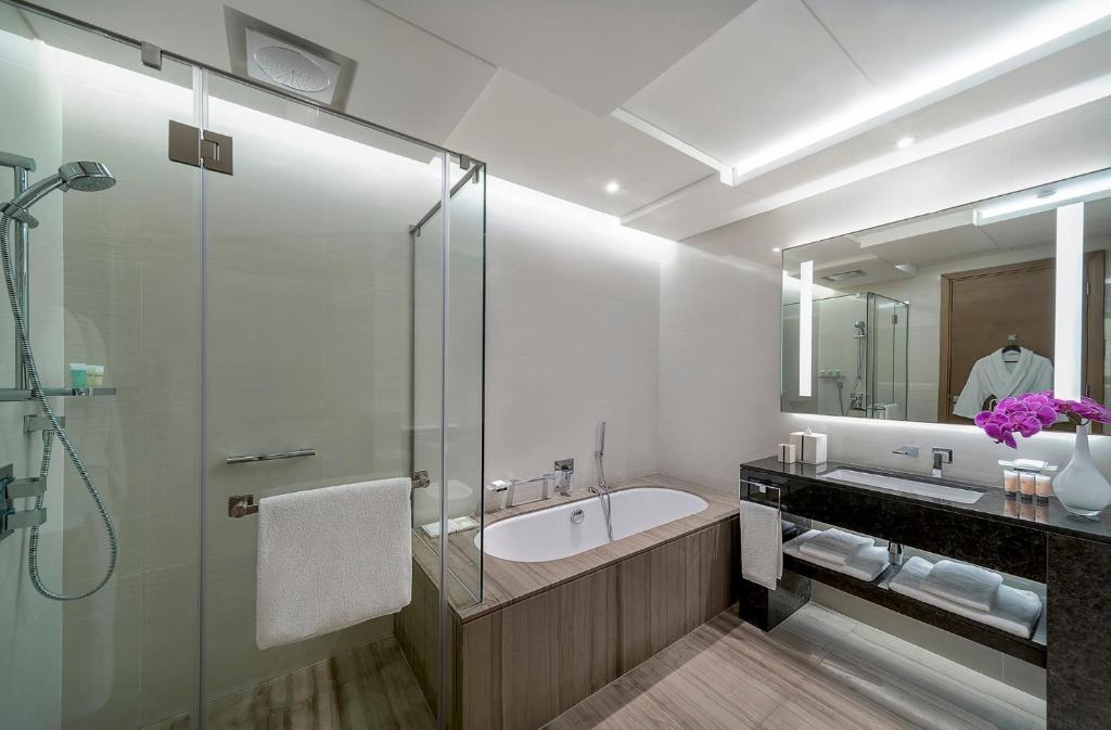 Twin Room - Club Access - Image 3