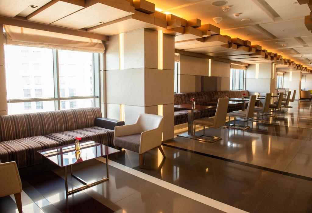Twin Room - Club Access - Image 6